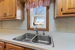 420 Blenheim Pl, Lansing, MI 48906 - Photo 13