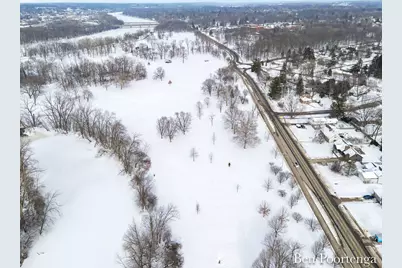 2646 Monroe Avenue NE, Grand Rapids, MI 49505 - Photo 67