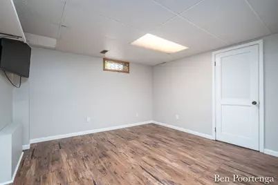 2646 Monroe Avenue NE, Grand Rapids, MI 49505 - Photo 47