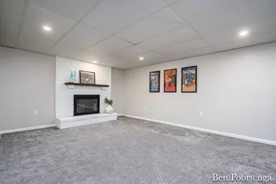 2646 Monroe Avenue NE, Grand Rapids, MI 49505 - Photo 45