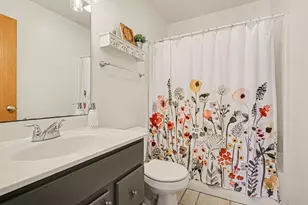 7927 Lancaster Ln, East Leroy, MI 49051 - Photo 11