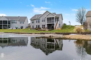 8232 Park W Dr, Jenison, MI 49428 - Photo 7