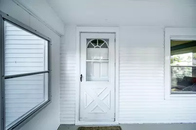 521 Oakhill Avenue, Jackson, MI 49201 - Photo 5