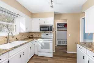 1936 Lockmere Dr SE, Kentwood, MI 49508 - Photo 7