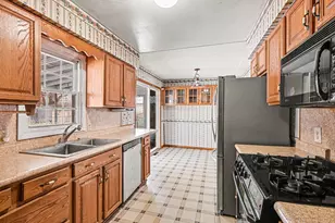 718 S Douglas Ave, Three Rivers, MI 49093 - Photo 5