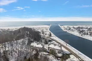 810 S Harbor Dr, Grand Haven, MI 49417 - Photo 45