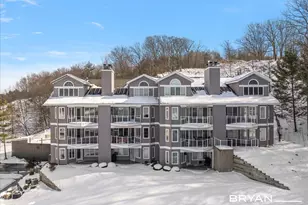 810 S Harbor Dr, Grand Haven, MI 49417 - Photo 1