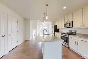 2725 Bristol Rdg Dr, Ann Arbor, MI 48105 - Photo 3