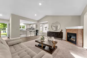 6690 Green Valley Ct SE, Caledonia, MI 49316 - Photo 5