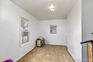 147 Montrose St NE, Grand Rapids, MI 49505 - Photo 19