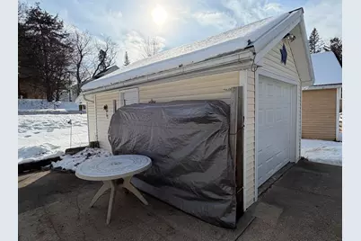 712 W Walnut Street, Hastings, MI 49058 - Photo 3