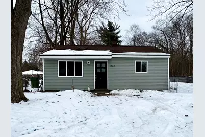 1586 Valley Drive, Highland, MI 48356 - Photo 1