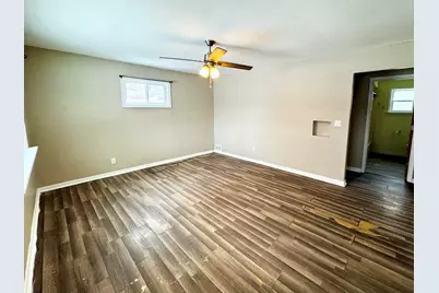 1586 Valley Drive, Highland, MI 48356 - Photo 9