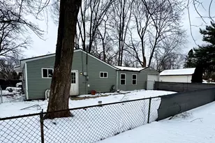 1586 Valley Dr, Highland, MI 48356 - Photo 3