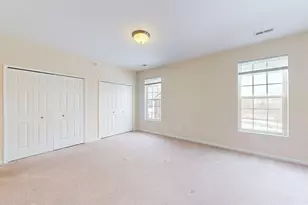 1014 W Summerfield Gln Cir, Ann Arbor, MI 48103 - Photo 9