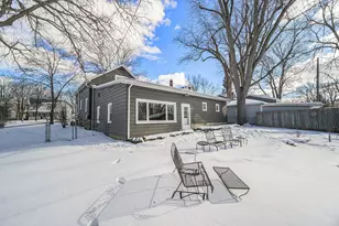 629 N Main St, Chelsea, MI 48118 - Photo 25