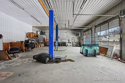 901 Riverview Drive, Kalamazoo, MI 49048 - Photo 17