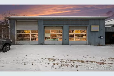 901 Riverview Drive, Kalamazoo, MI 49048 - Photo 1