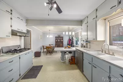 727 E Washington Street, Ionia, MI 48846 - Photo 11