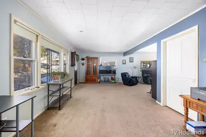 727 E Washington Street, Ionia, MI 48846 - Photo 7