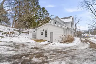 301 Grand St, Allegan, MI 49010 - Photo 67