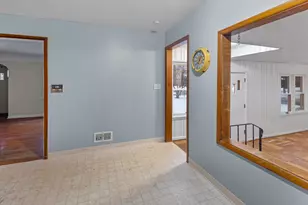 308 River St, Hillsdale, MI 49242 - Photo 9