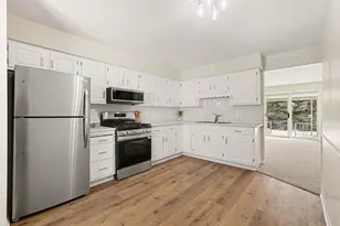 5671 Leisure S Dr SE, Grand Rapids, MI 49548 - Photo 3