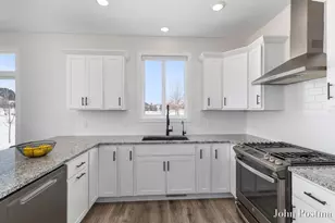 5827 Golden Holw Dr SE, Grand Rapids, MI 49512 - Photo 9