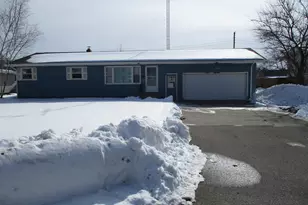 1636 S Cherry Dr, Stevensville, MI 49127 - Photo 3