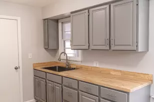 1060 Green St, Muskegon, MI 49442 - Photo 9