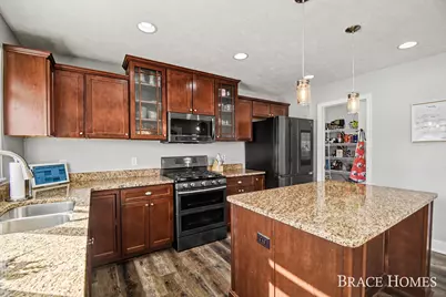 8540 Twin Lakes Drive, Jenison, MI 49428 - Photo 9