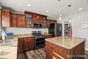 8540 Twin Lakes Dr, Jenison, MI 49428 - Photo 9