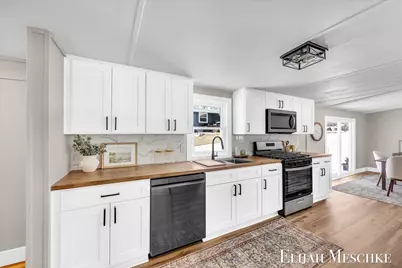 208 Clark Street, Lakeview, MI 48850 - Photo 13