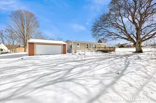 208 Clark St, Lakeview, MI 48850 - Photo 31