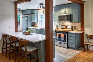 167 E Delaware Ave, Benton Harbor, MI 49022 - Photo 7