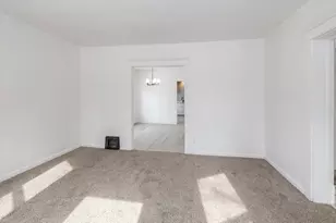 915 Hays Park Ave, Kalamazoo, MI 49001 - Photo 9