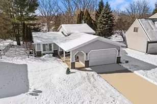 3345 Brook Trail SE, Grand Rapids, MI 49508 - Photo 3