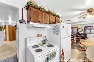 831 West St, Muskegon, MI 49442 - Photo 11