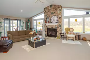 31643 Frost St, Dowagiac, MI 49047 - Photo 3