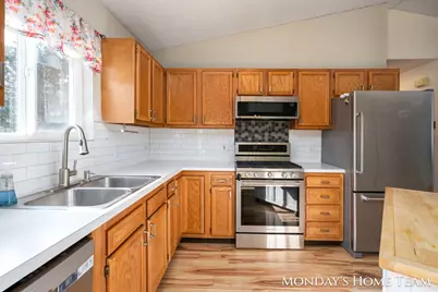 3334 Hazelnut Drive NW, Grand Rapids, MI 49504 - Photo 11