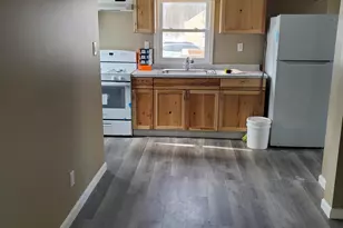 1347 Rose Ave, Benton Harbor, MI 49022 - Photo 11