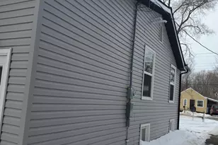 1347 Rose Ave, Benton Harbor, MI 49022 - Photo 3