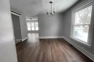 306 N Pleasant St, Jackson, MI 49202 - Photo 9