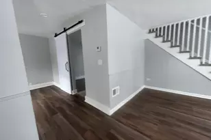 306 N Pleasant St, Jackson, MI 49202 - Photo 3