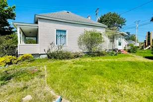 404 W Court St, Ludington, MI 49431 - Photo 3