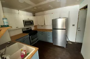 609 W Center St, Albion, MI 49224 - Photo 5