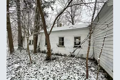 697 W Grand Avenue, Muskegon, MI 49441 - Photo 5