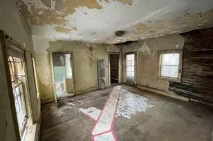 697 W Grand Ave, Muskegon, MI 49441 - Photo 9