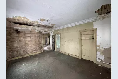 697 W Grand Avenue, Muskegon, MI 49441 - Photo 11