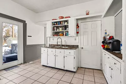 427 E Division Street, Vicksburg, MI 49097 - Photo 9